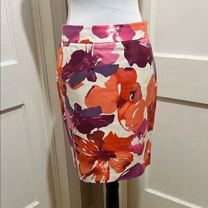 LOFT Women's Size 2 Floral Pencil Skirt in Orange and Purple